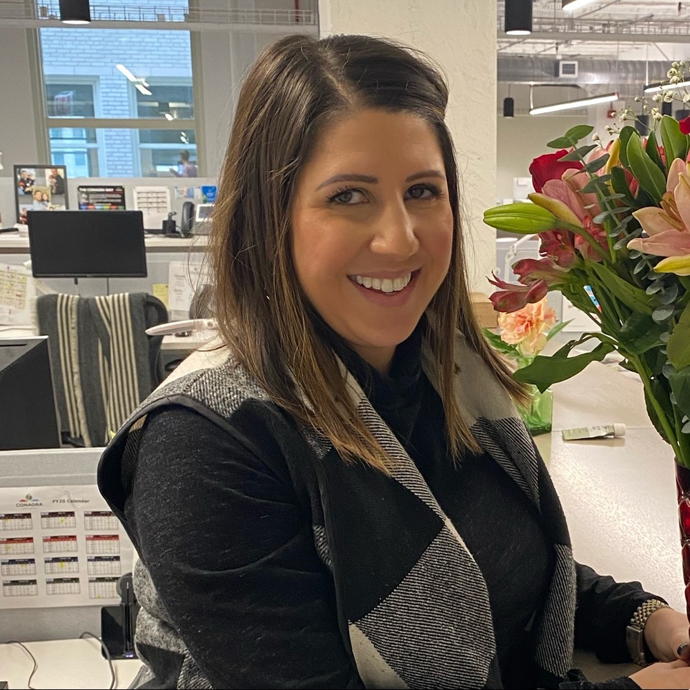 Meet your Posher, Leila